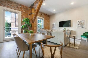Dining - ⚜️THIS IS IT! Downtown Location & Luxury GLAM MEETS HISTORIC CHARMER LG Balcony City Views! (New Orleans)