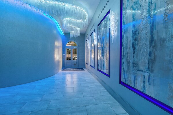 Interior - ⚜️THIS IS IT! Downtown Location & Luxury GLAM MEETS HISTORIC CHARMER LG Balcony City Views! (New Orleans)