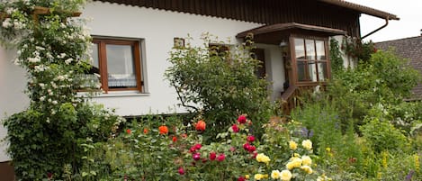 Family Apartment (Kachelofen) | Garden view