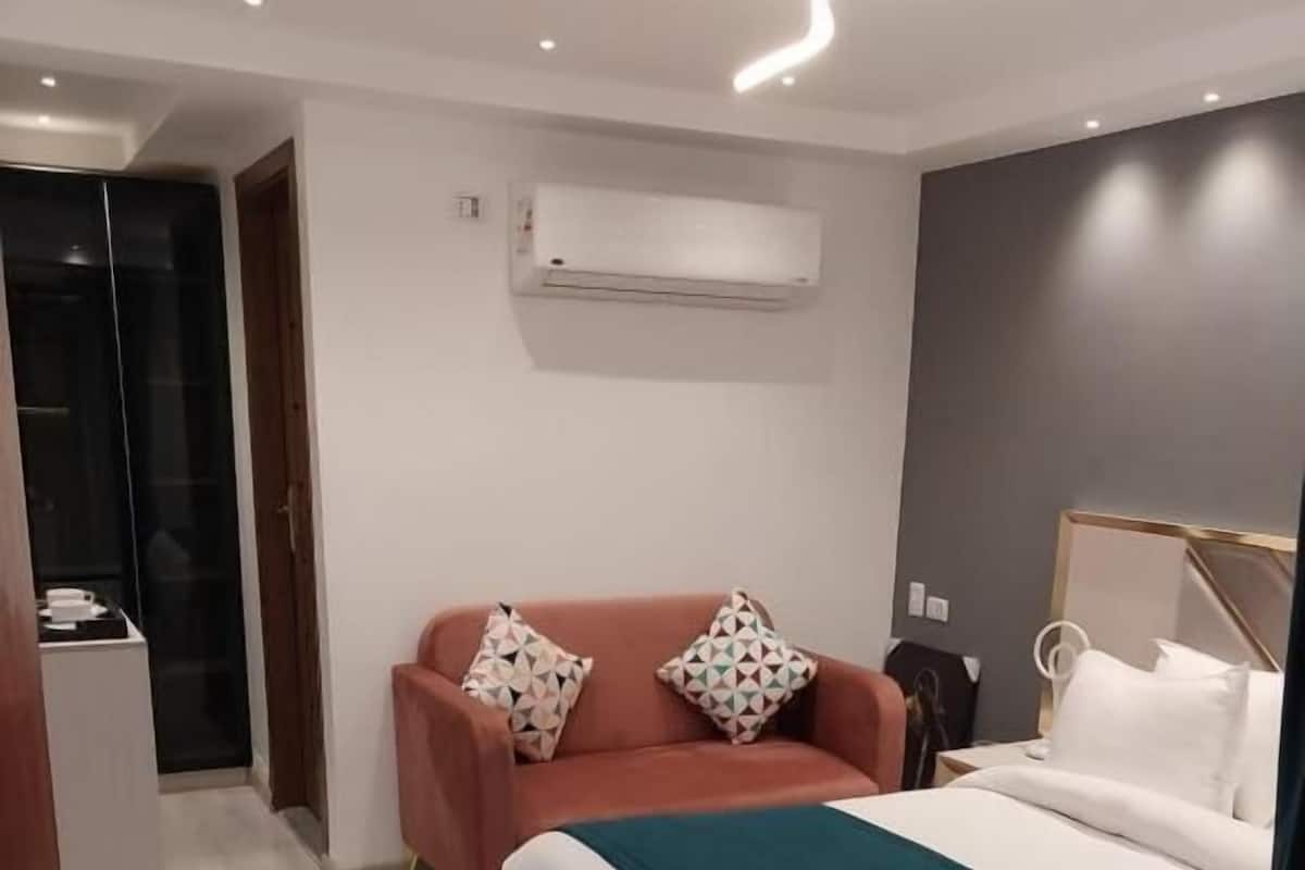 Deluxe Double Room | 2 bedrooms, premium bedding, down duvets, pillow-top beds