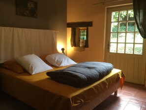 4 chambres, fer et planche à repasser, Wi-Fi