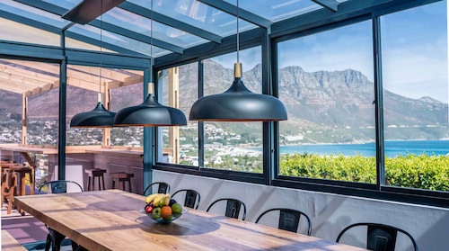 Hout & About Guest House