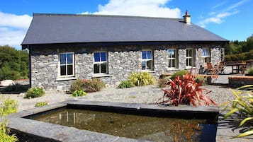 Deluxe House, 2 Bedrooms | Exterior