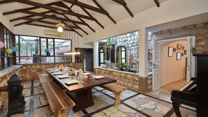 Villa | Restauration dans la chambre