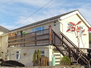 Exterior detail - 1 bedroom accommodation in Pen-y-Sarn, near Amlwch (Pen-y-Sarn, near Amlwch)