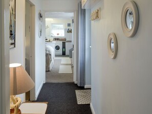 Interior - 1 bedroom accommodation in Pen-y-Sarn, near Amlwch (Pen-y-Sarn, near Amlwch)