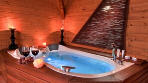 Suite studio Deluxe | Douche de la salle de bain