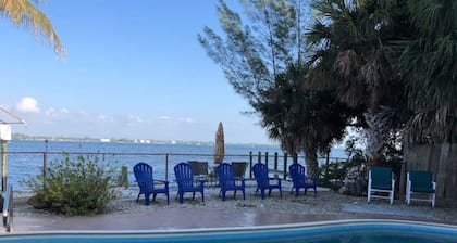 Sensationelle Aussichten! Seaglass 2/1 Waterfront Villa mit Pool und zu Fuß zum Strand!