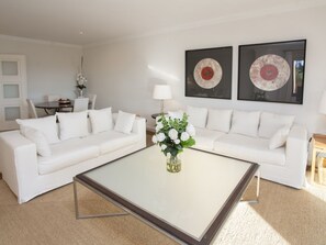 Televisie en een tafeltennistafel