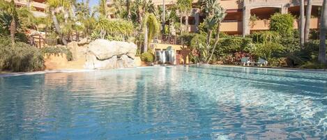 Outdoor pool, a heated pool