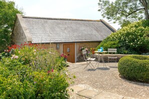 Terrace/patio - The Hayloft (Bath)