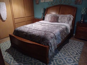 22 bedrooms, iron/ironing board, WiFi, bed sheets