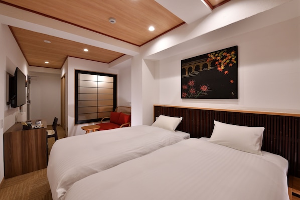 Habitación Deluxe con 2 camas individuales, solo para mujeres, para no fumadores | Caja de seguridad en la habitación, escritorio y cortinas blackout