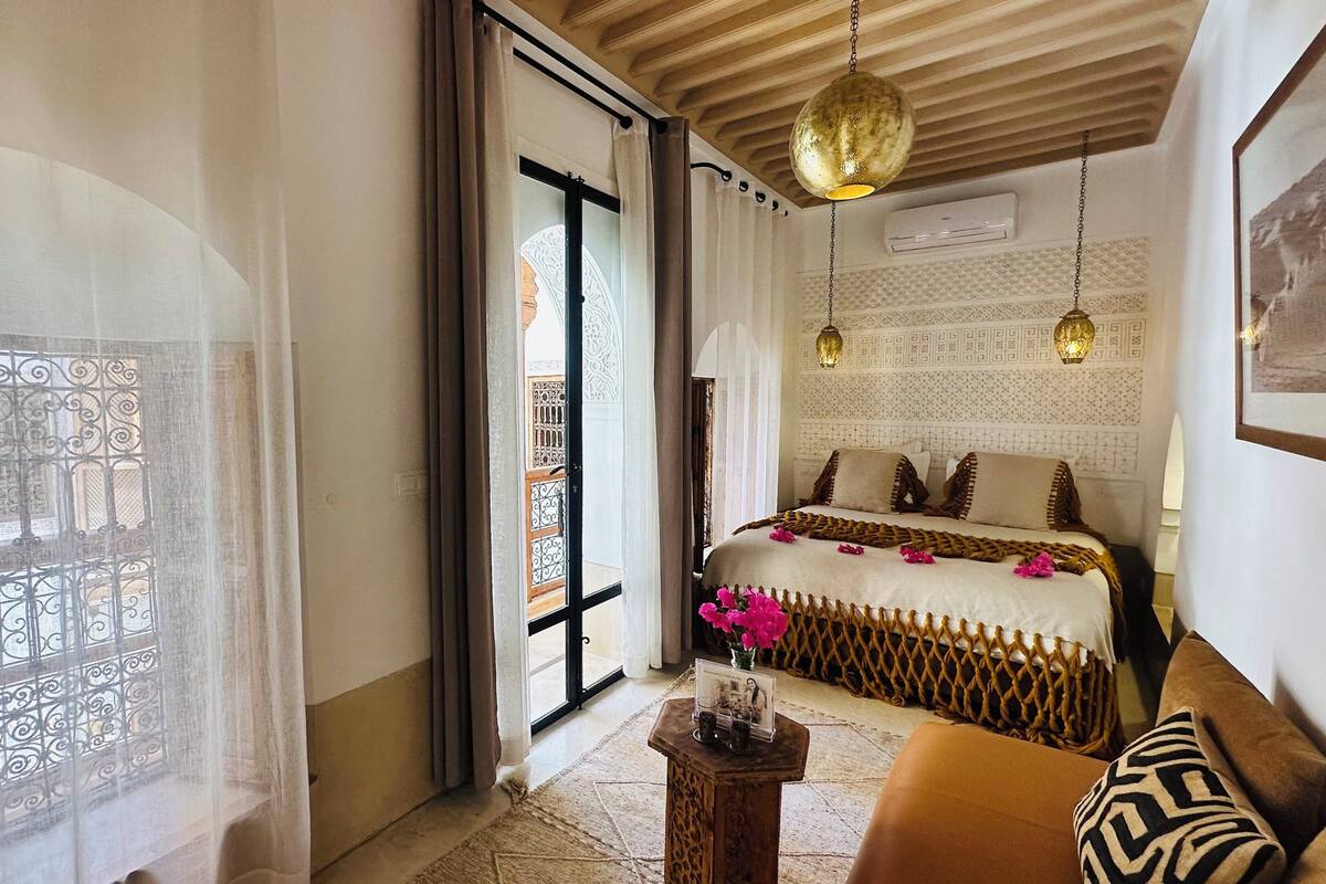 Deluxe Double or Twin Room, Private Bathroom, Pool View (Saada)