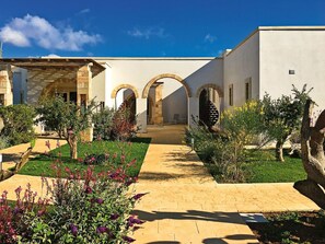 Property grounds - Cosy apartment for 4 guests with A/C, pool, WIFI, TV and panoramic view (Otranto)
