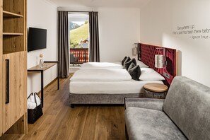 Phòng Deluxe | Bộ trải giường bằng vải Frette của Ý, bộ đồ giường cao cấp 