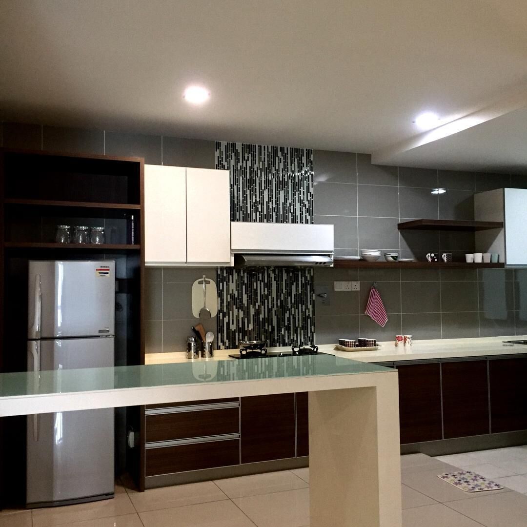 Réfrigérateur, bouilloire électrique