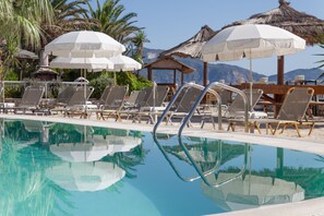 Alberca al aire libre por temporada