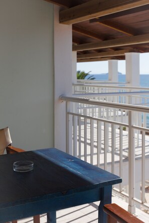 Standard Studio, 1 Bedroom, Sea View | Balcony