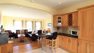 Deluxe Villa | Living room