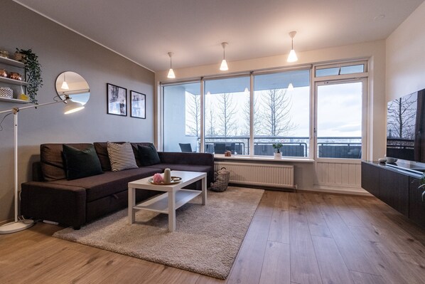 Exclusive-huoneisto, 1 makuuhuone | Oleskelualue | Taulutelevisio