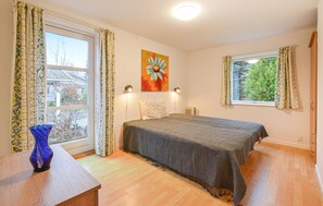 4 bedrooms, travel cot, free WiFi