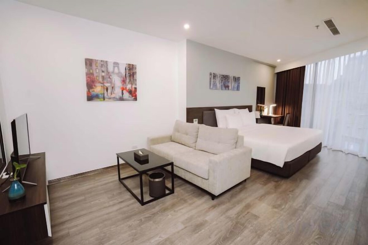 Ropa de cama de alta calidad, minibar, escritorio y insonorización