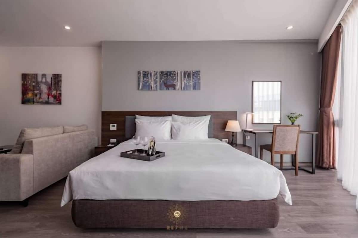 Biancheria da letto di alta qualità, minibar, una scrivania