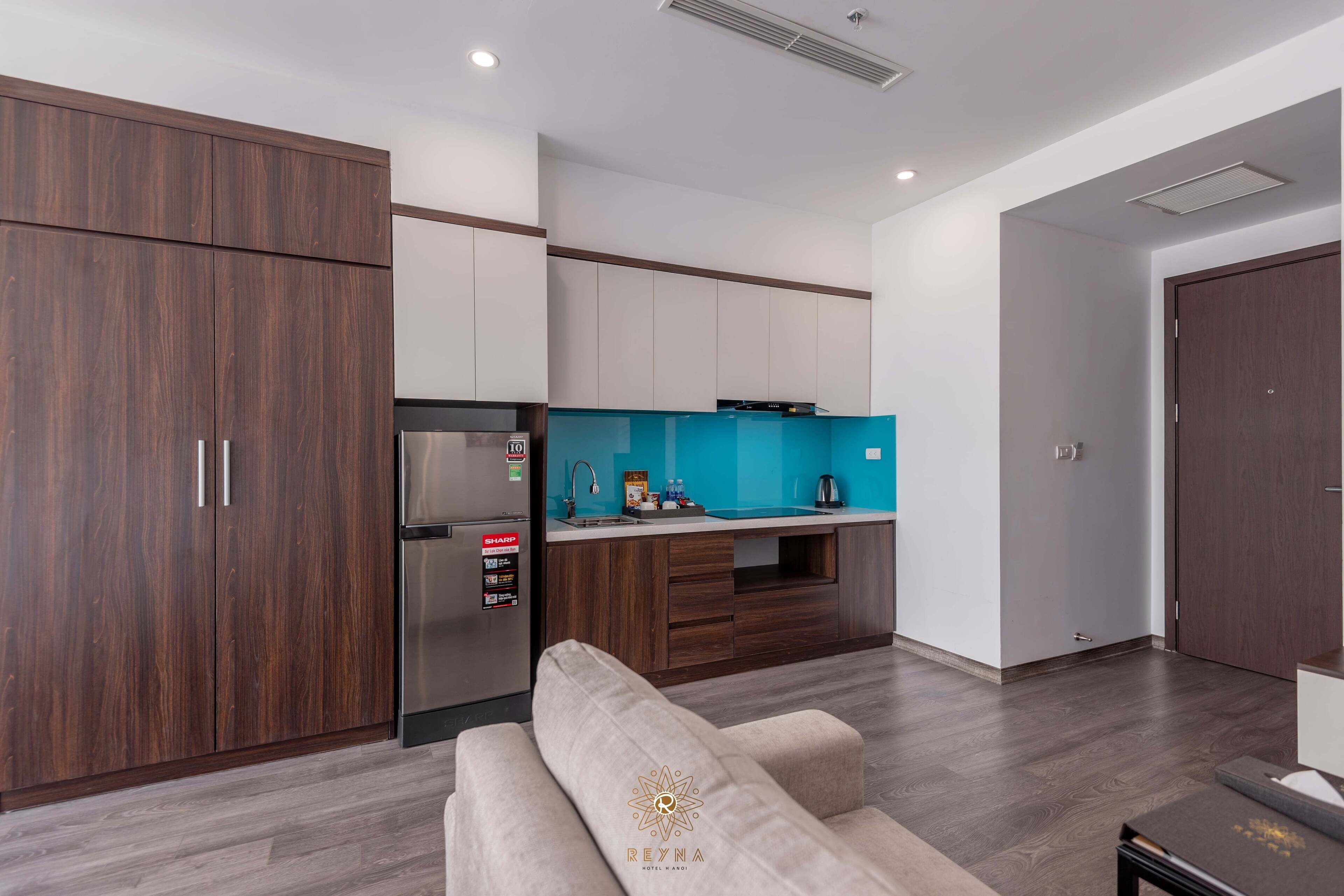 studio | private kitchen | electric kettle