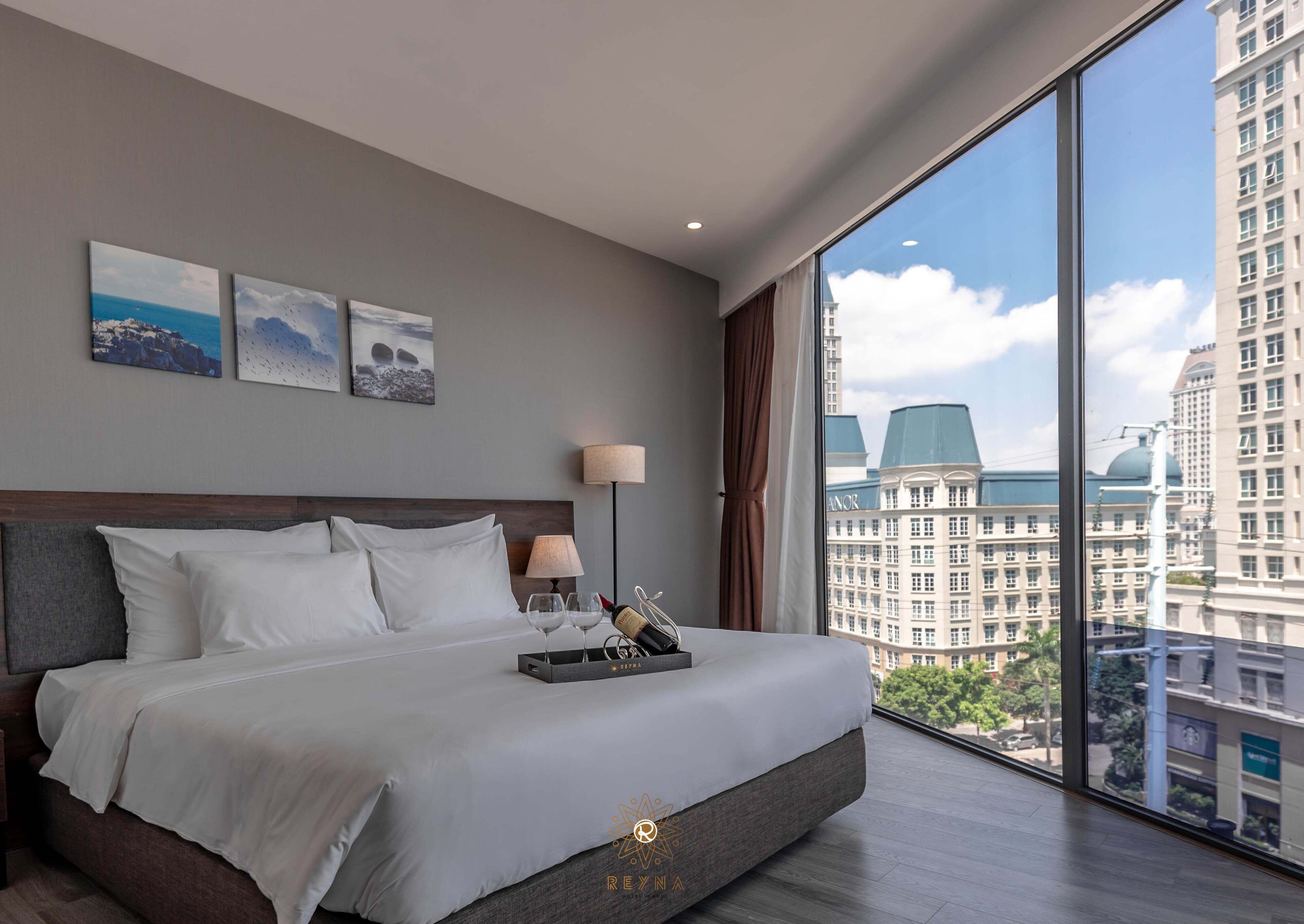 1 bedroom, premium bedding, minibar, desk