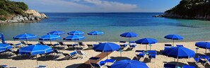Private beach nearby, white sand, beach bar - Hotel Valle Verde (Marciana)