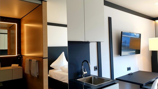 Unclassified image, 1 of 10, button - WÜ Hotel (Kürnach)