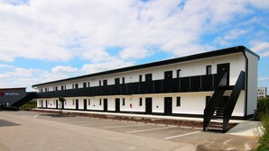 Unclassified image, 5 of 10, button - WÜ Hotel (Kürnach)