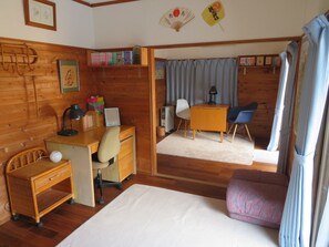3 bedrooms, desk, free WiFi, bed sheets