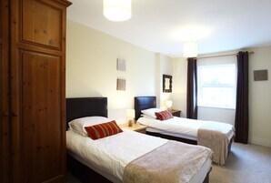 Casa standard, 2 quartos | 2 quartos, roupas de cama premium, individualmente decorados