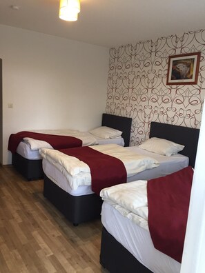 Chambre Triple, balcon