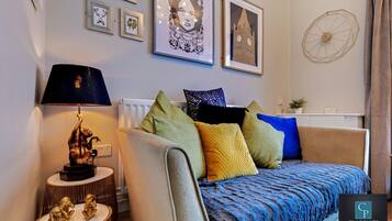 32-inch TV with digital channels