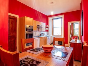 Fridge, microwave, oven, dishwasher