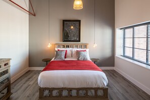 クラシック ダブルまたはツインルーム | アイロン / アイロン台、WiFi (無料)、�ベッドシーツ