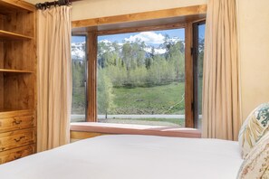 5 Schlafzimmer, Bügeleisen/Bügelbrett, WLAN, Bettwäsche