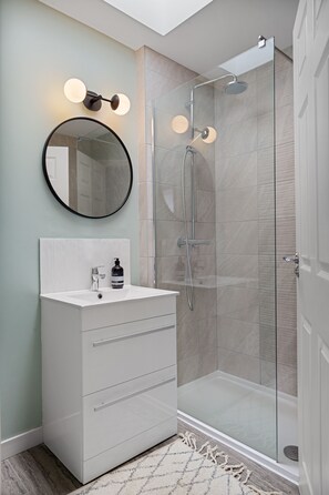 Signature Loft, 1 Double Bed with Sofa bed, Non Smoking, City View | Bathroom | Shower, free toiletries, hair dryer, towels