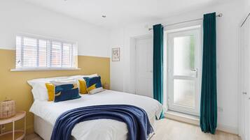 Design Apartment, 1 Double Bed, Balcony, Garden View | City view