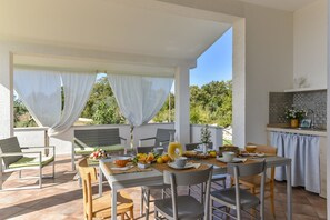 Outdoor dining - Private Villa in Puglia for 4 guests (Polignano a Mare)
