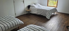 4 chambres, fer et planche à repasser, Wi-Fi gratuit, draps fournis