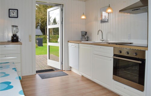 Awesome home in Strandby with kitchen