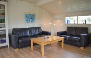 TV - Awesome home in Strandby with kitchen (Strandby)