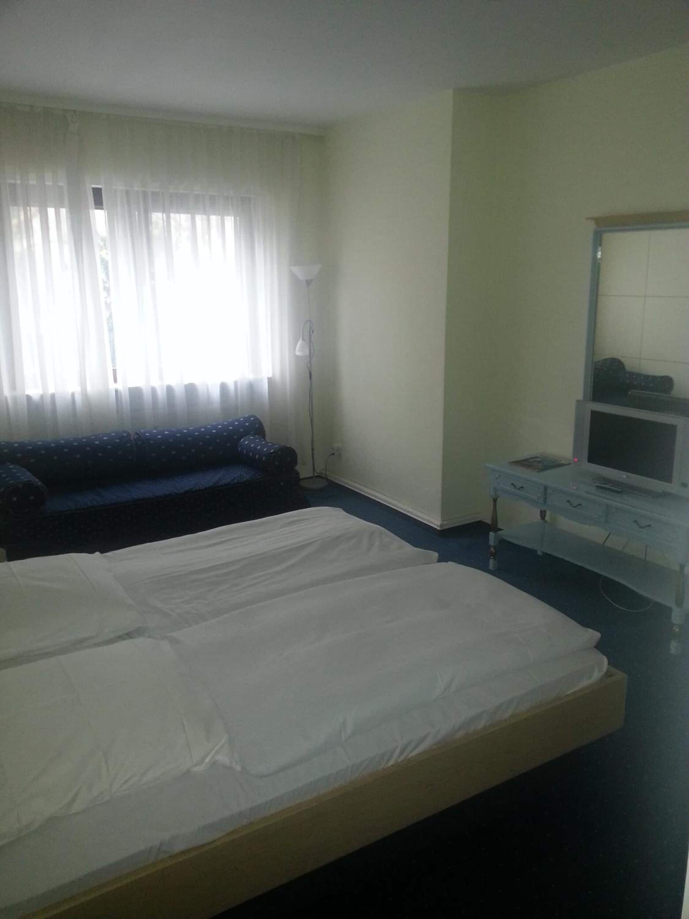 1 bedroom, minibar, desk, soundproofing