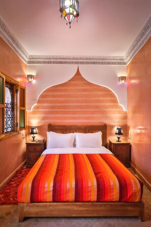 Minibar, in-room safe, desk, iron/ironing board - Riad Villa Sidi Baba (Marrakech)