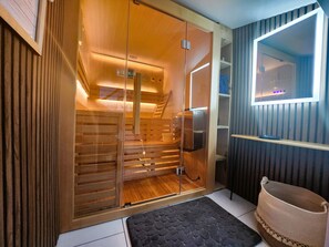 Sauna - COTTAGE MERLIN 3* SPA Privatif et Sauna (Trélévern)