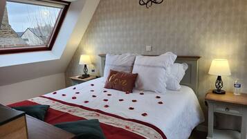 1 bedroom, in-room safe, iron/ironing board, free WiFi